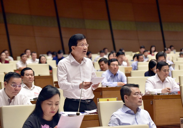 Phó Thủ tướng Trịnh Đình Dũng nói về thực hiện Nghị quyết 120/NQ-CP về thích ứng ĐBSCL tại nghị trường Quốc Hội